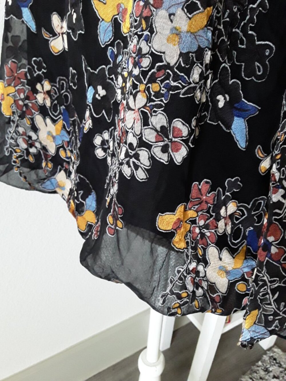 Alfani beautiful crinkle bubble hem flutter sleeve top size L - Picture 2 of 13